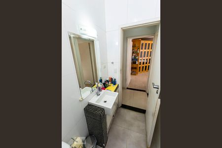 Casa à venda com 336m², 5 quartos e 3 vagasBanheiro social