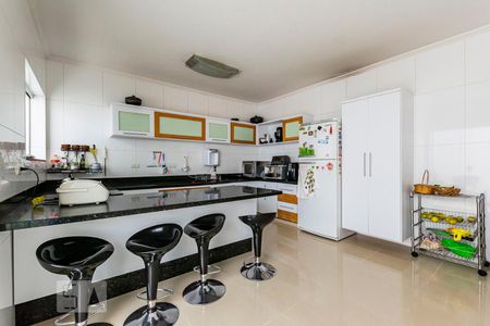 Casa à venda com 336m², 5 quartos e 3 vagasCozinha