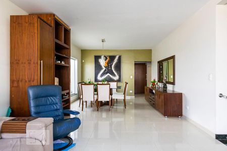 Sala de casa à venda com 5 quartos, 336m² em Jardim da Saúde, São Paulo