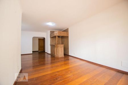 Apartamento para alugar com 198m², 3 quartos e 2 vagassala