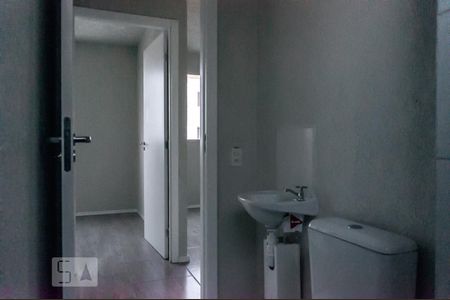Banheiro de apartamento à venda com 2 quartos, 41m² em Sarandi, Porto Alegre