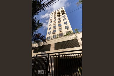 Apartamento à venda com 116m², 2 quartos e 1 vagaFachada