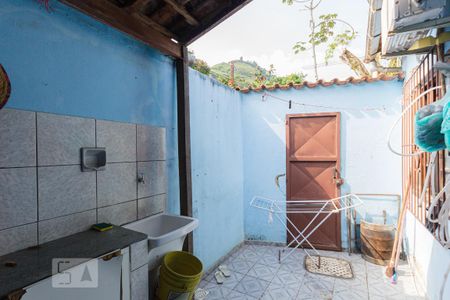 Casa à venda com 71m², 2 quartos e 1 vagaÁrea de Serviço