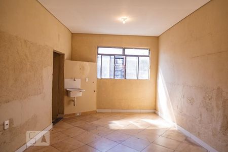 Sala/Quarto de kitnet/studio para alugar com 1 quarto, 30m² em Santa Efigênia, Belo Horizonte