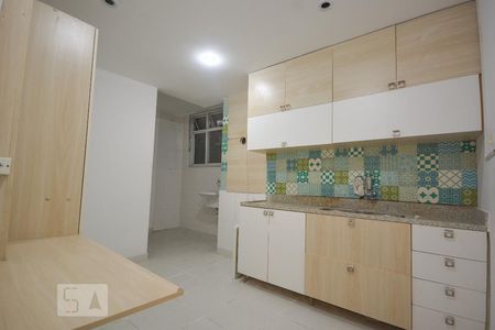 Apartamento à venda com 67m², 2 quartos e sem vagaCozinha - Chuveiro