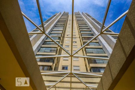 Apartamento à venda com 65m², 2 quartos e 1 vaga Apartamento à venda com 65m², 2 quartos e 1 vagaFachada