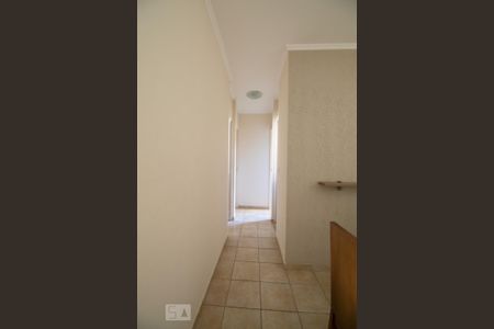 Apartamento à venda com 55m², 2 quartos e 2 vagas Apartamento à venda com 55m², 2 quartos e 2 vagasCorredor de acesso ao banheiro e aos quartos