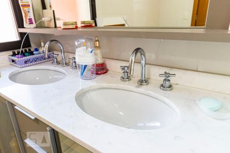 Apartamento à venda com 207m², 4 quartos e 4 vagasSuíte 4 - Banheiro