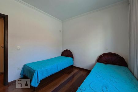 Casa à venda com 100m², 4 quartos e 11 vagas Casa à venda com 100m², 4 quartos e 11 vagasSuíte 2