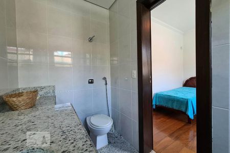 Casa à venda com 100m², 4 quartos e 11 vagas Casa à venda com 100m², 4 quartos e 11 vagasBanheiro Suíte 2