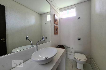 Casa à venda com 100m², 4 quartos e 11 vagas Casa à venda com 100m², 4 quartos e 11 vagasLavabo