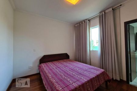 Casa à venda com 100m², 4 quartos e 11 vagas Casa à venda com 100m², 4 quartos e 11 vagasSuíte 3