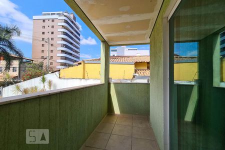 Casa à venda com 100m², 4 quartos e 11 vagas Casa à venda com 100m², 4 quartos e 11 vagasVaranda Suíte 1