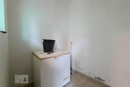 Casa à venda com 100m², 4 quartos e 11 vagas Casa à venda com 100m², 4 quartos e 11 vagasDespensa