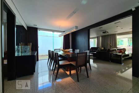 Casa à venda com 100m², 4 quartos e 11 vagas Casa à venda com 100m², 4 quartos e 11 vagasCopa