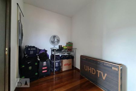 Casa à venda com 100m², 4 quartos e 11 vagas Casa à venda com 100m², 4 quartos e 11 vagasCloset Suíte 4