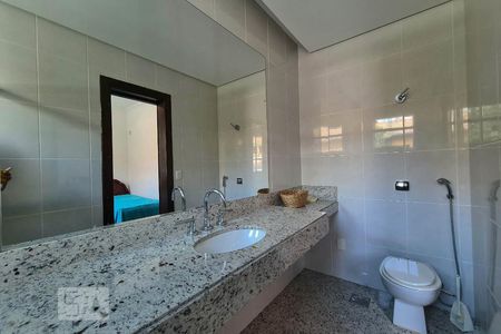 Casa à venda com 100m², 4 quartos e 11 vagas Casa à venda com 100m², 4 quartos e 11 vagasBanheiro Suíte 2