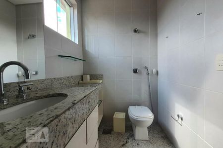 Casa à venda com 100m², 4 quartos e 11 vagas Casa à venda com 100m², 4 quartos e 11 vagasBanheiro Suíte 4