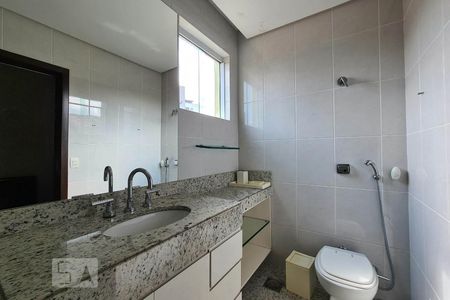 Casa à venda com 100m², 4 quartos e 11 vagas Casa à venda com 100m², 4 quartos e 11 vagasBanheiro Suíte 4