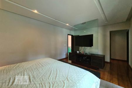 Casa à venda com 100m², 4 quartos e 11 vagas Casa à venda com 100m², 4 quartos e 11 vagasSuíte 1