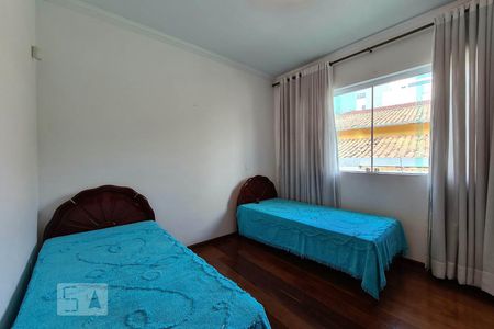 Casa à venda com 100m², 4 quartos e 11 vagas Casa à venda com 100m², 4 quartos e 11 vagasSuíte 2