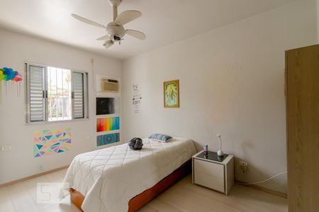 Casa à venda com 461m², 3 quartos e 4 vagas Casa à venda com 461m², 3 quartos e 4 vagasQuarto 2