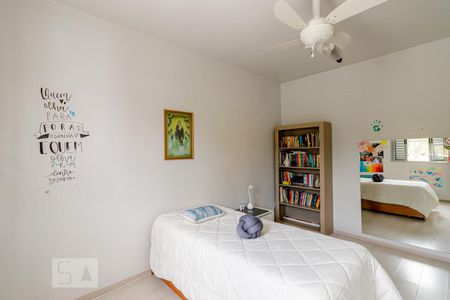 Casa à venda com 461m², 3 quartos e 4 vagas Casa à venda com 461m², 3 quartos e 4 vagasQuarto 2