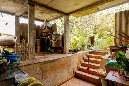 Casa à venda com 461m², 3 quartos e 4 vagas Casa à venda com 461m², 3 quartos e 4 vagasTerreno dos Fundos