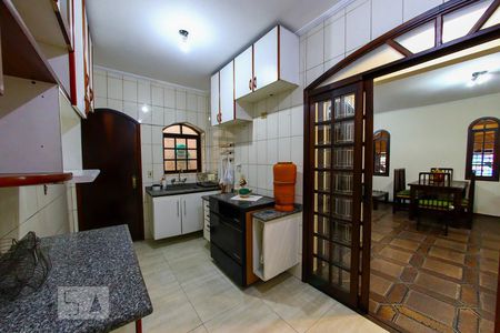 Casa para alugar com 135m², 3 quartos e 2 vagasCozinha