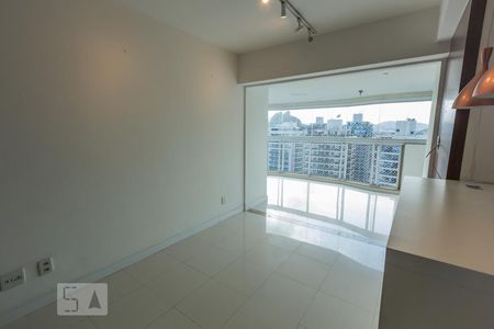 Sala de apartamento para alugar com 3 quartos, 95m² em Barra da Tijuca, Rio de Janeiro