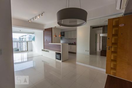 Sala de apartamento para alugar com 3 quartos, 95m² em Barra da Tijuca, Rio de Janeiro