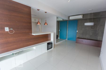 Sala de apartamento para alugar com 3 quartos, 95m² em Barra da Tijuca, Rio de Janeiro