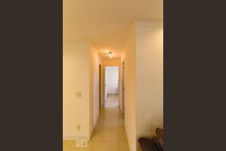 Apartamento à venda com 68m², 2 quartos e 2 vagasCorredor