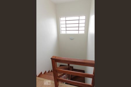 Escada para os Quartos de casa de condomínio à venda com 2 quartos, 90m² em Esplanada, Belo Horizonte
