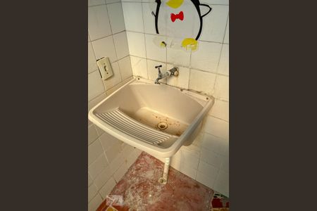 Casa à venda com 60m², 2 quartos e 1 vagaÁrea de Serviço