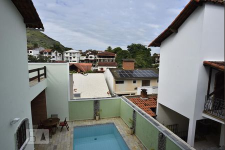 Casa de condomínio à venda com 330m², 4 quartos e 2 vagasVista do Quarto 3