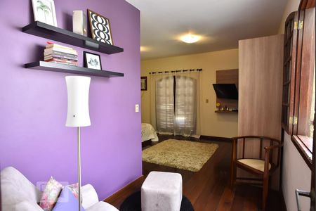 Casa de condomínio à venda com 330m², 4 quartos e 2 vagasSuíte