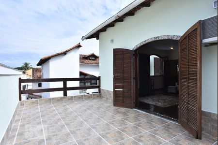 Casa de condomínio à venda com 330m², 4 quartos e 2 vagasVaranda da Suíte