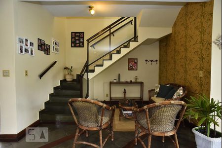 Sala de casa de condomínio à venda com 4 quartos, 330m² em Anil, Rio de Janeiro