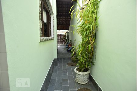 Casa de condomínio à venda com 330m², 4 quartos e 2 vagasCorredor Lateral