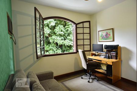 Casa de condomínio à venda com 330m², 4 quartos e 2 vagasQuarto 1