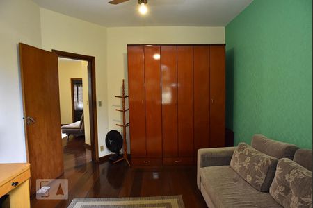 Casa de condomínio à venda com 330m², 4 quartos e 2 vagasQuarto 1