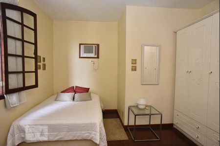 Casa de condomínio à venda com 330m², 4 quartos e 2 vagasQuarto 2