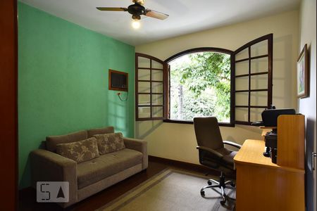 Casa de condomínio à venda com 330m², 4 quartos e 2 vagasQuarto 1