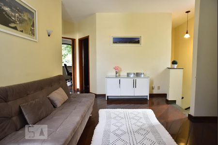 Casa de condomínio à venda com 330m², 4 quartos e 2 vagasHall Superior