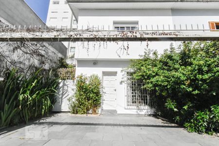 Casa para alugar com 120m², 3 quartos e 2 vagas Casa para alugar com 120m², 3 quartos e 2 vagasFachada