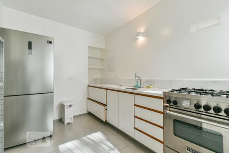 Casa para alugar com 120m², 3 quartos e 2 vagas Casa para alugar com 120m², 3 quartos e 2 vagasCozinha