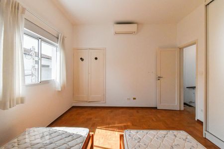 Quarto 1 de casa para alugar com 3 quartos, 120m² em Pinheiros, São Paulo