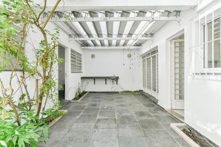 Casa para alugar com 120m², 3 quartos e 2 vagas Casa para alugar com 120m², 3 quartos e 2 vagasQuintal