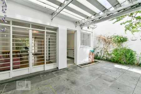 Casa para alugar com 120m², 3 quartos e 2 vagas Casa para alugar com 120m², 3 quartos e 2 vagasQuintal